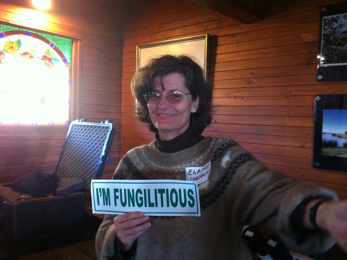 FS-15---Elaine-and-sign---Tuki-FS-lunch-060